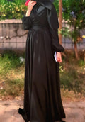 فستان أسود ساتان